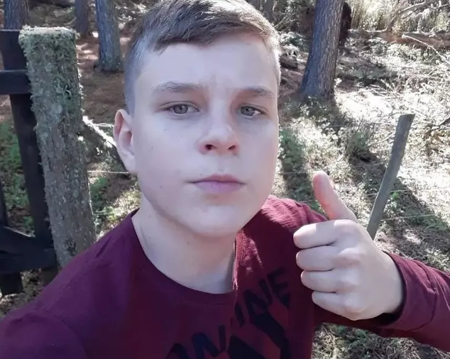 adolescente.png01