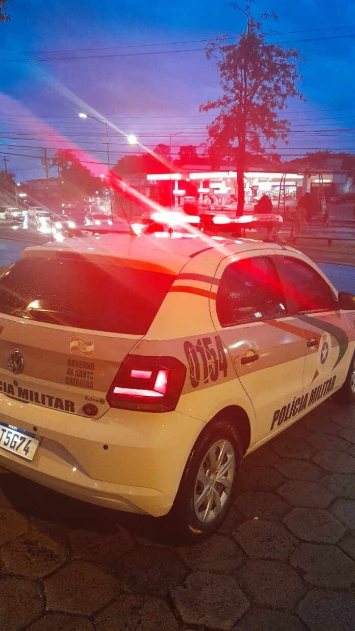Policia-Militar-Viatura-696x1237