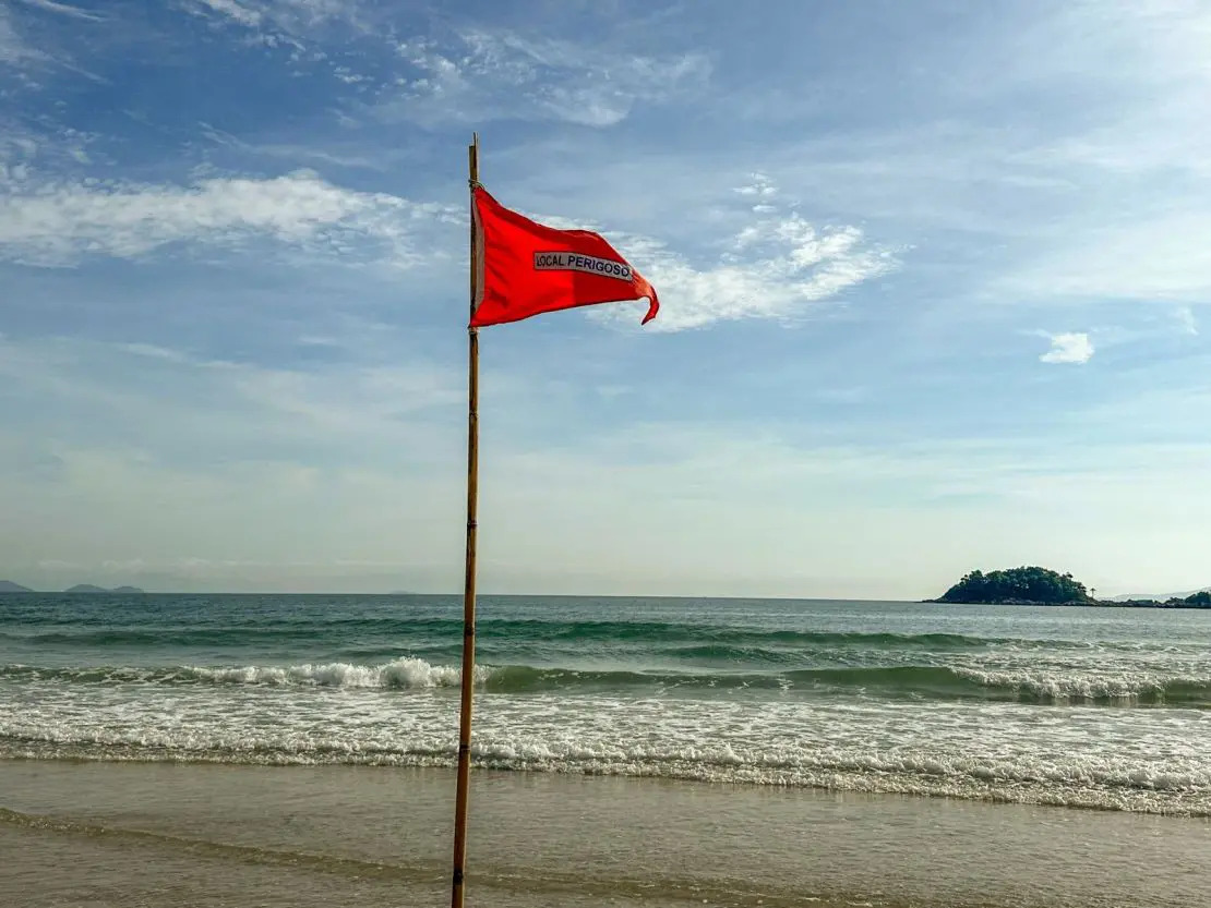 BANDEIRAS-NAS-PRAIAS-1