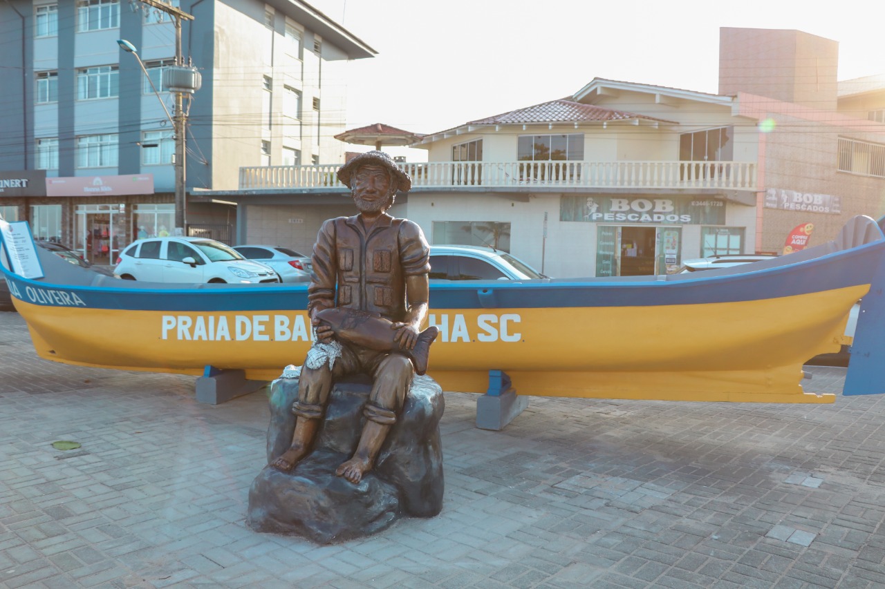 Nova-estatua-pescador-3