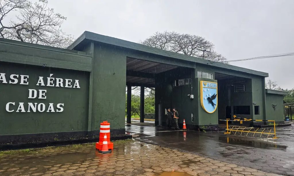 base_aerea_canoas-1024x613