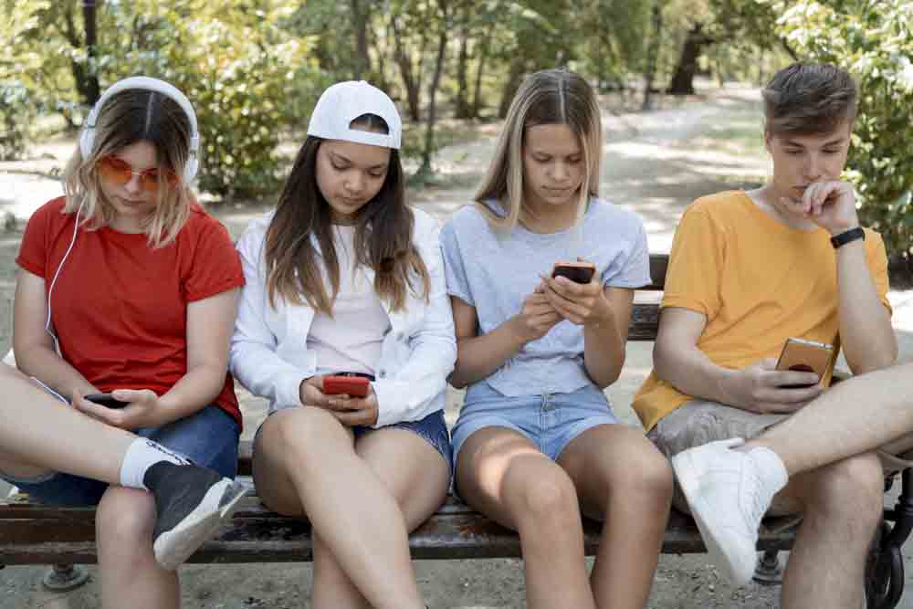 smartphones_adolescentes.jpg