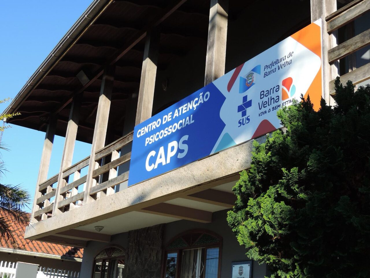 caps