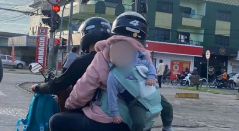 caroneira bebe atras