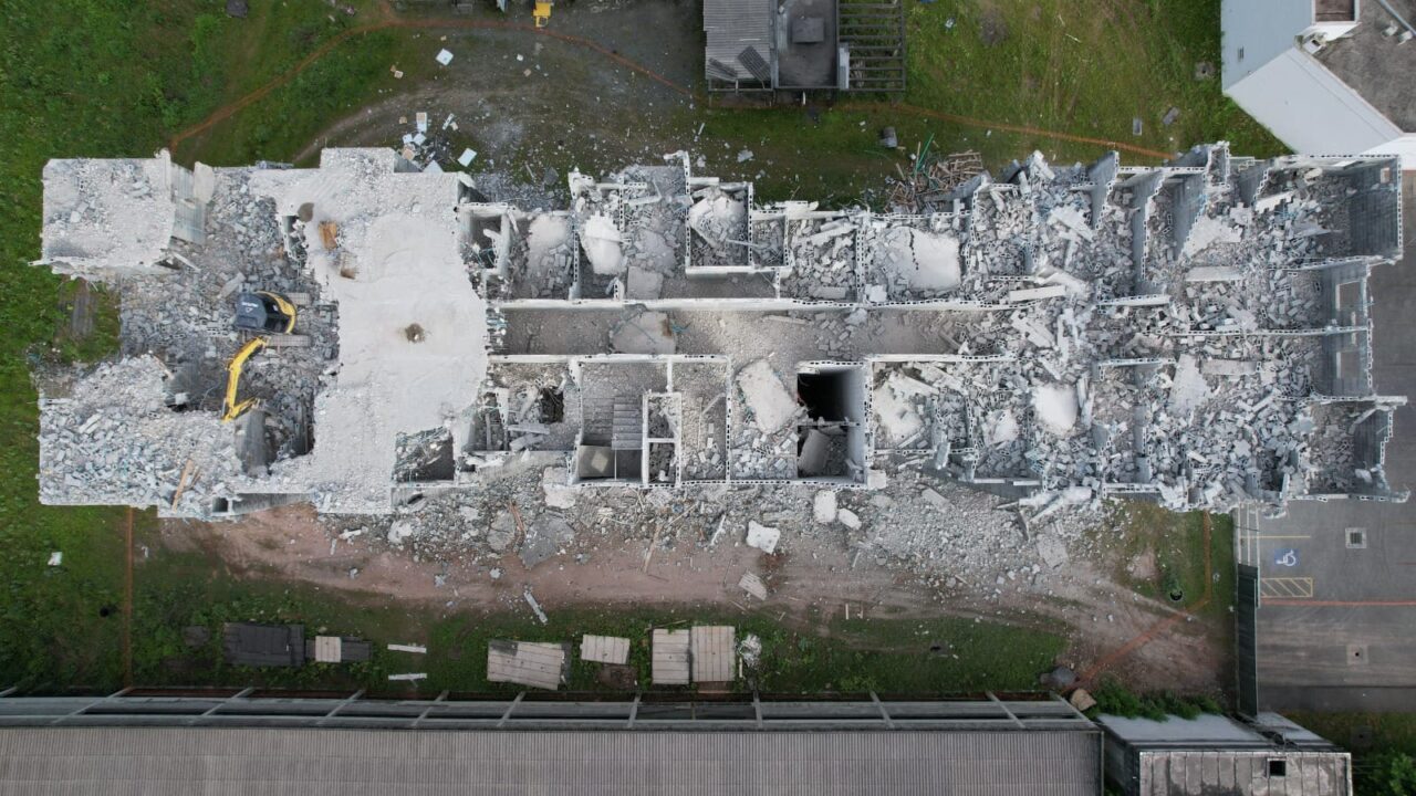 demolicao-predio-itoupava-norte-6