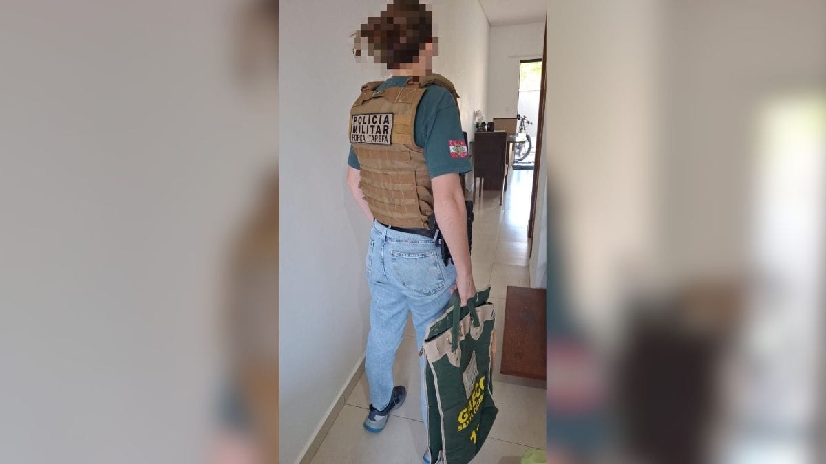 Macos-de-dinheiro-drogas-e-joias-o-que-foi-encontrado-em-acao-do-Gaeco-em-4-cidades-de-SC-2