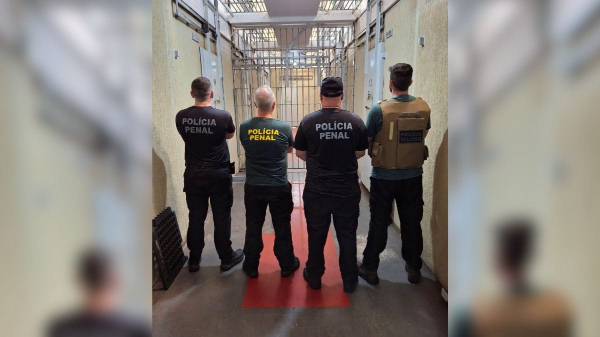 Macos-de-dinheiro-drogas-e-joias-o-que-foi-encontrado-em-acao-do-Gaeco-em-4-cidades-de-SC-4