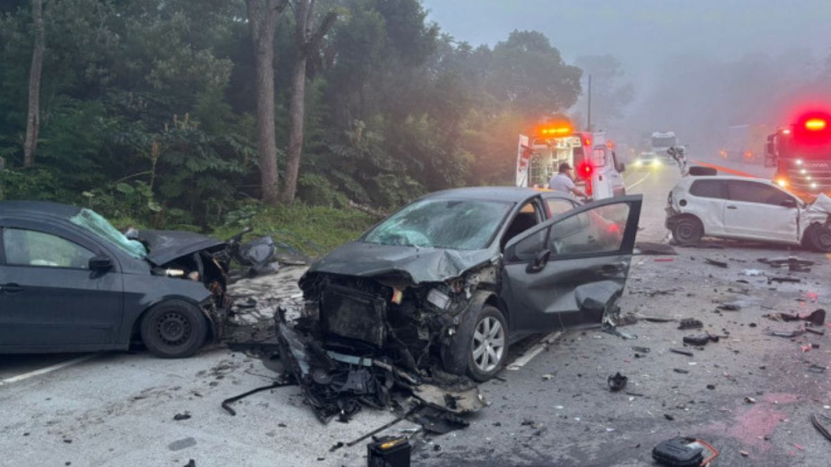 Ultrapassagem-termina-em-acidente-e-motorista-fica-em-estado-grave-em-rodovia-de-SC